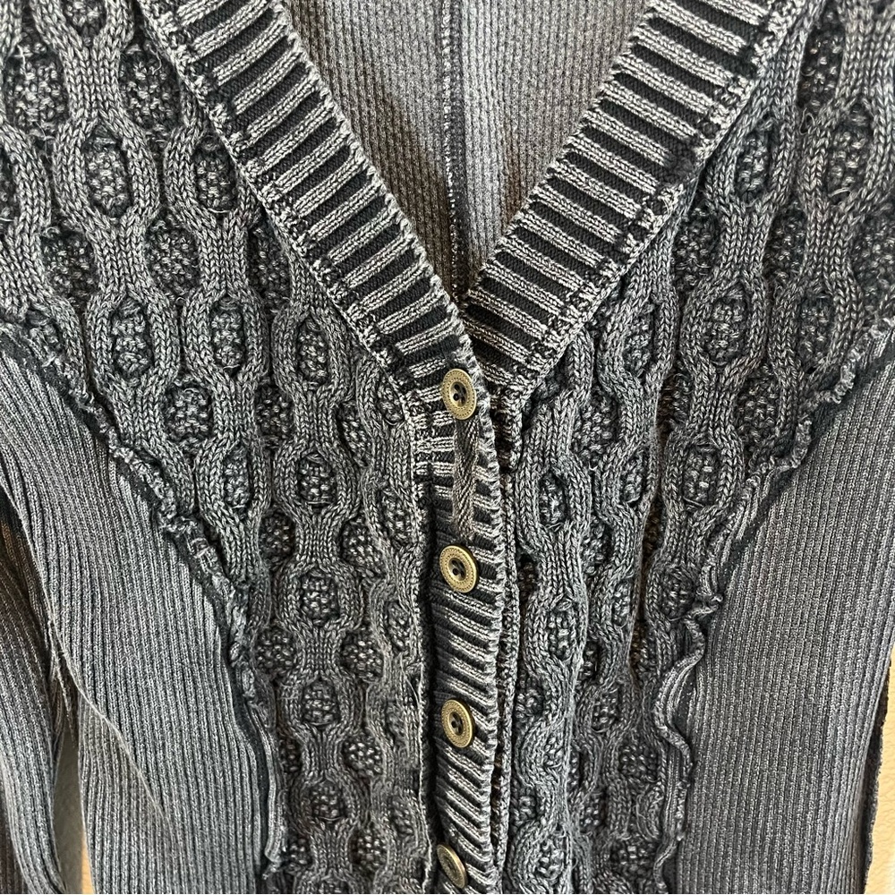 Free People We The Free Snapshot Cable Grey Cropped Cardigan Sweater Black XL - Picture 4 of 8
